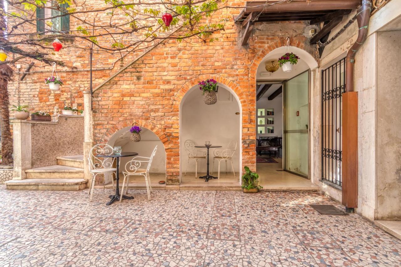 Hotel Casa Boccassini Венеция Екстериор снимка